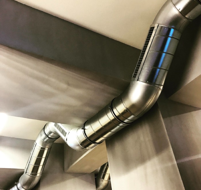 Installation de conduits pour système de ventilation